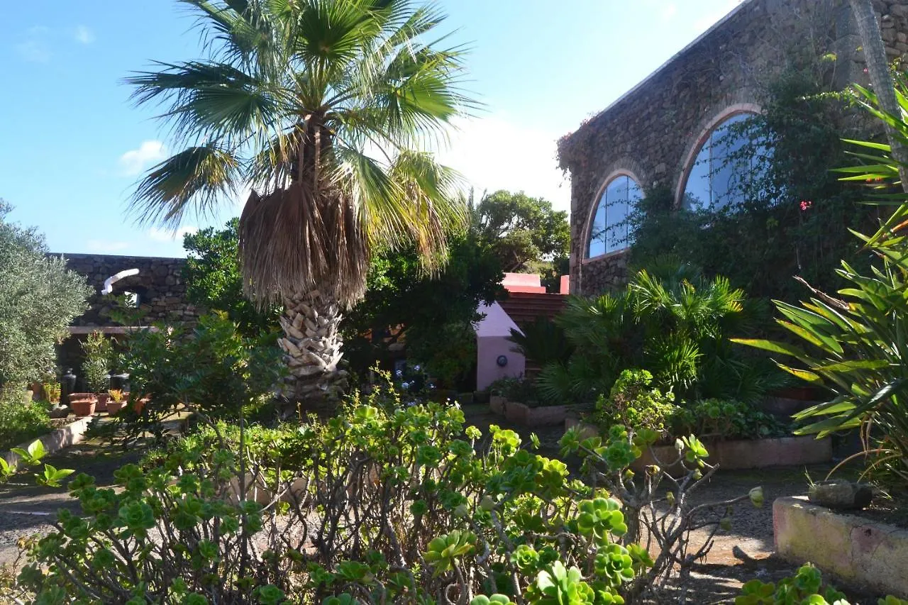 Alloggio per agriturismo Agriturismo Zinedi Pantelleria